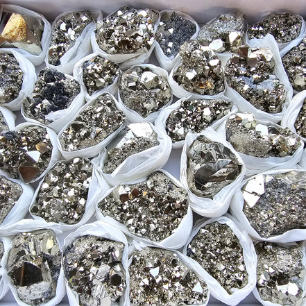 Box 37 pcs pyrite Octahedral