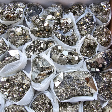 Box 37 pcs pyrite Octahedral