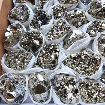 Box 37 pcs pyrite Octahedral
