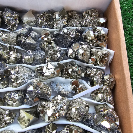 Box 80 pcs pyrite Octahedral