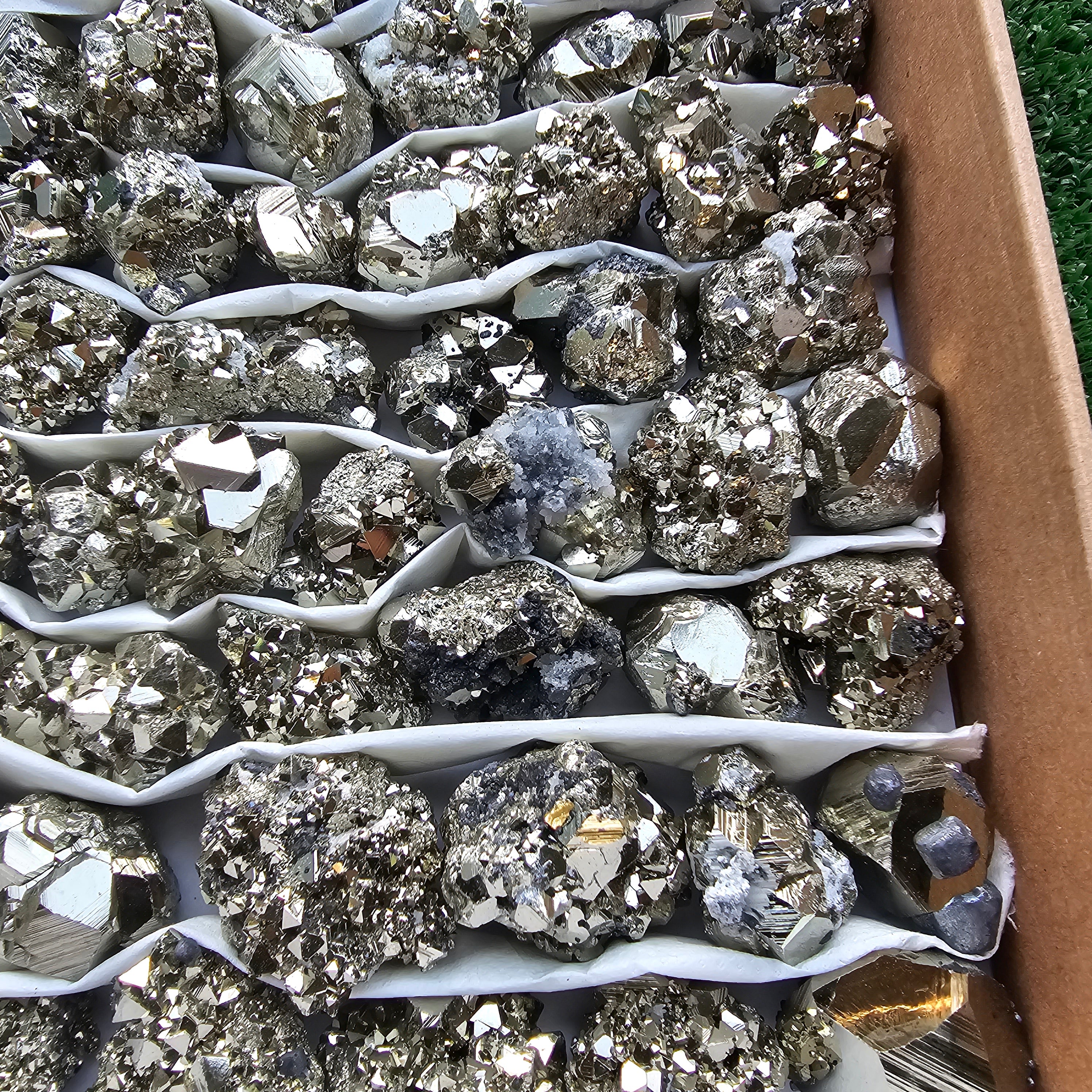 Box 84 pcs pyrite Octahedral