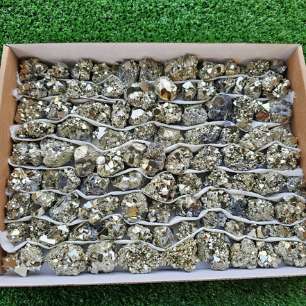 Box 97  pcs pyrite Octahedral