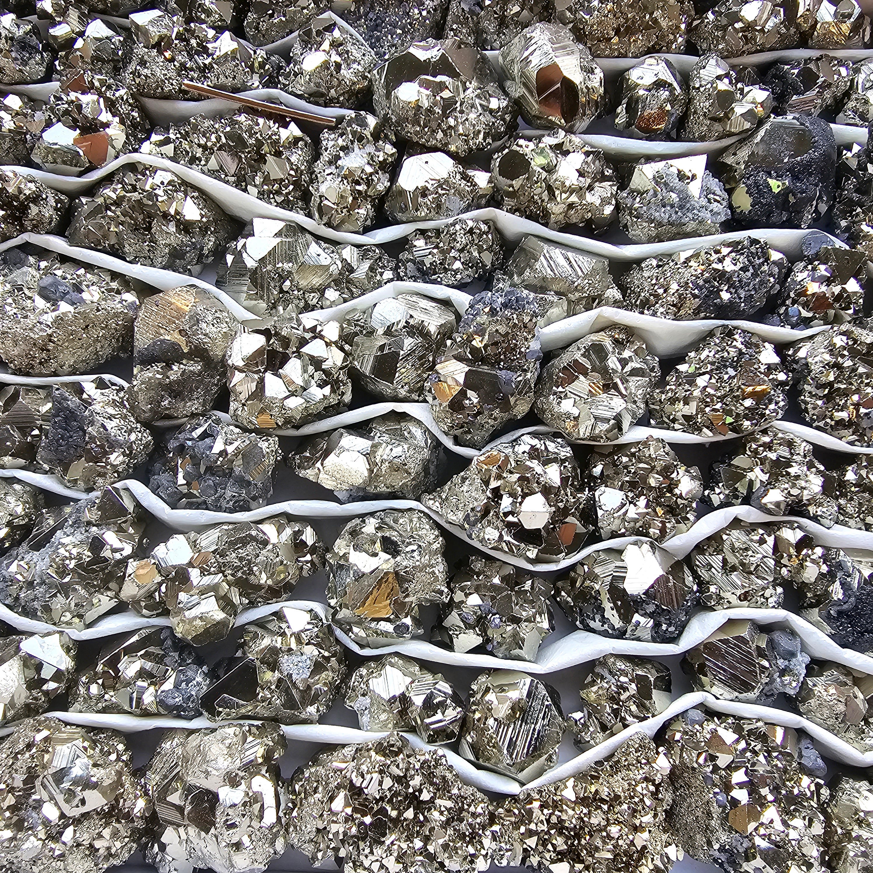 Box 97  pcs pyrite Octahedral