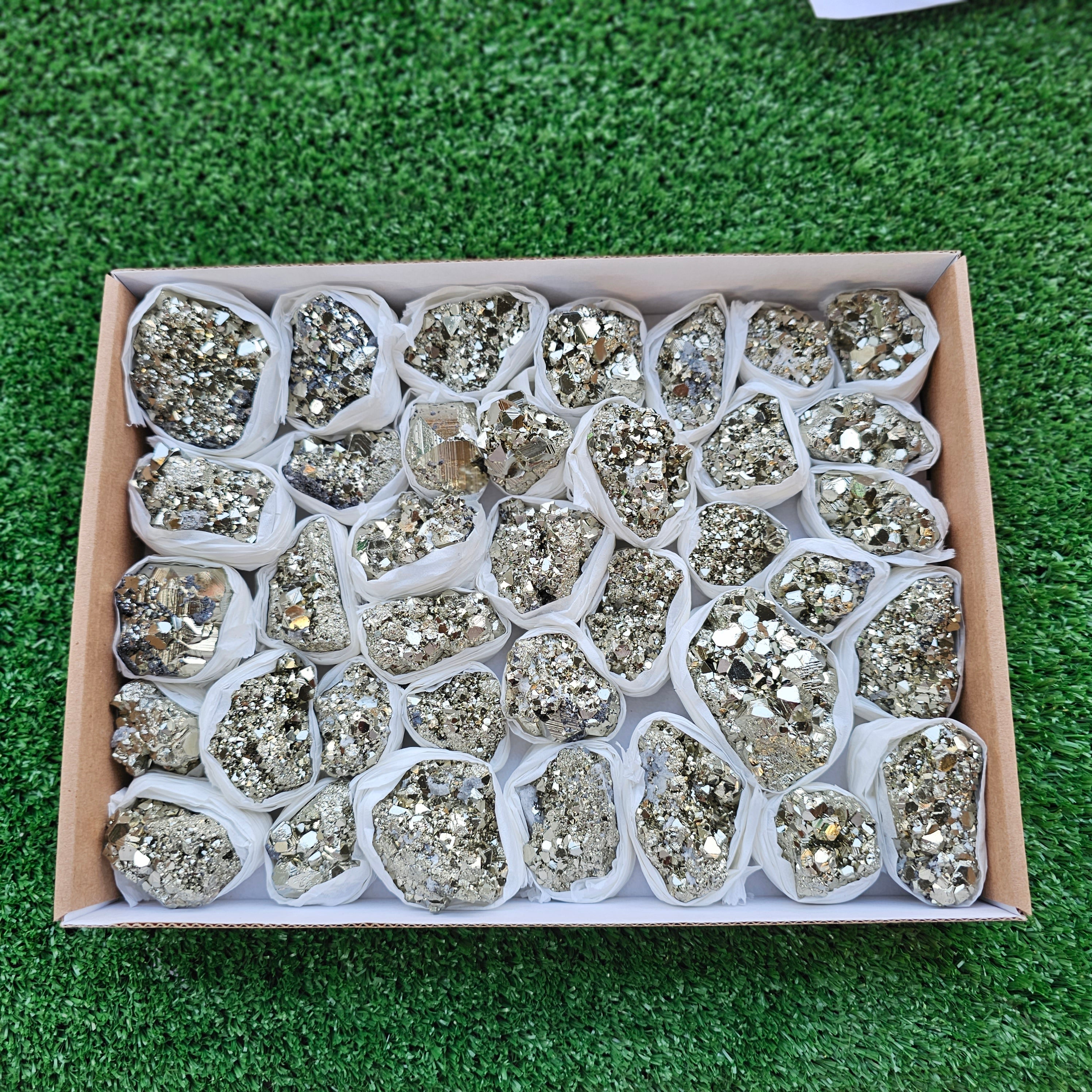 Box 37 pcs pyrite Octahedral