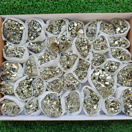 Box 37 pcs pyrite Octahedral