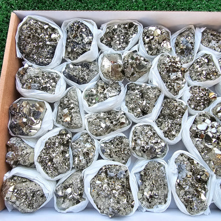 Box 37 pcs pyrite Octahedral