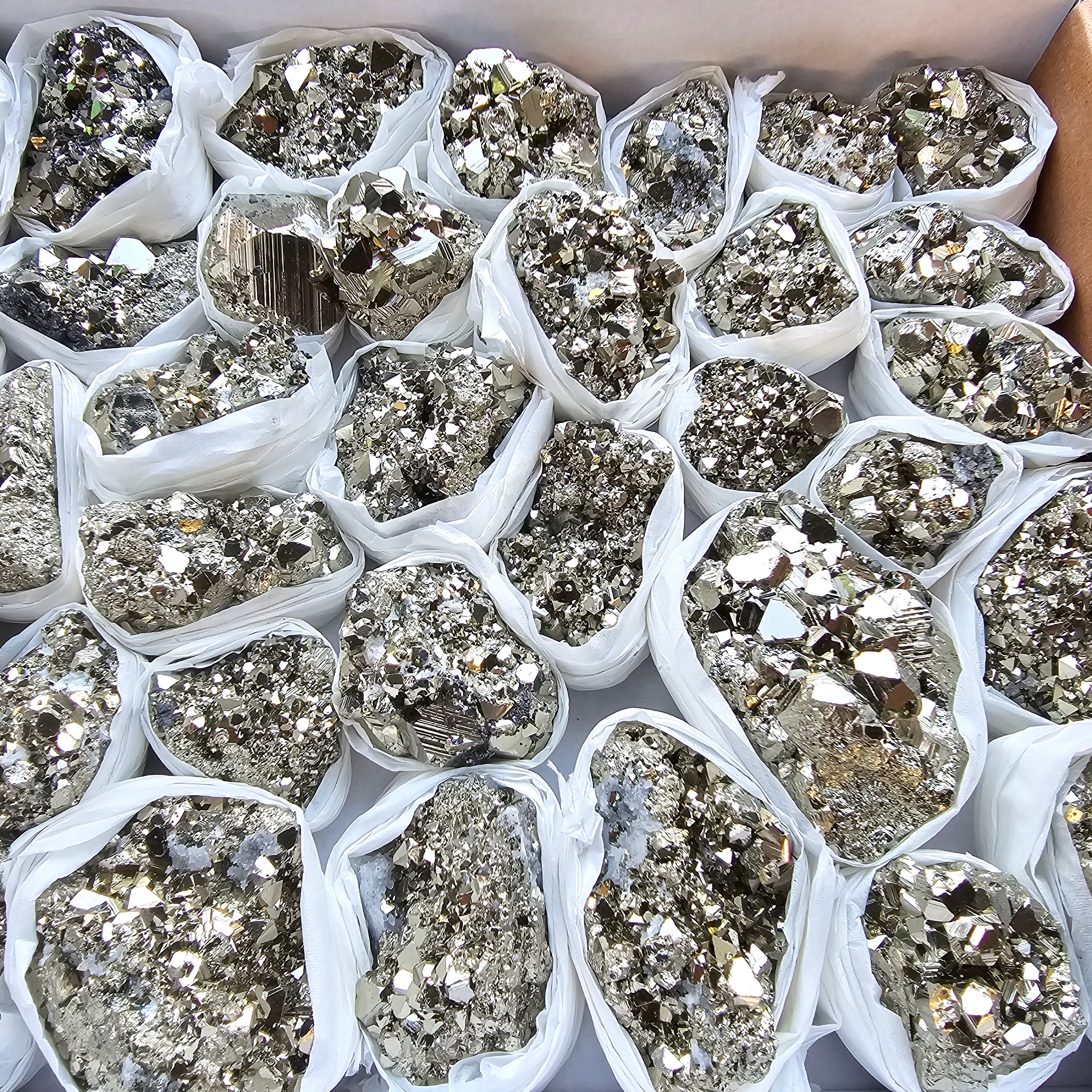 Box 37 pcs pyrite Octahedral