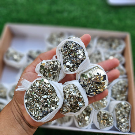 Box 37 pcs pyrite Octahedral