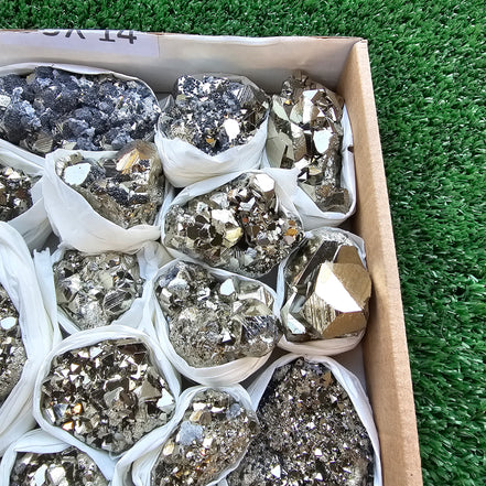 Box 24 pcs pyrite Octahedral