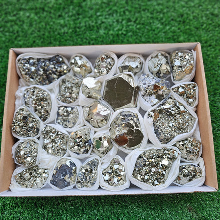 Box 28 pcs pyrite Octahedral