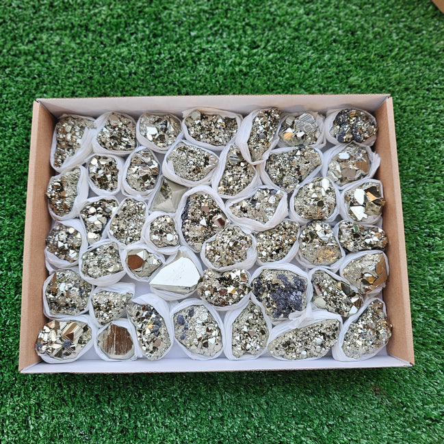 Box 43 pcs pyrite Octahedral