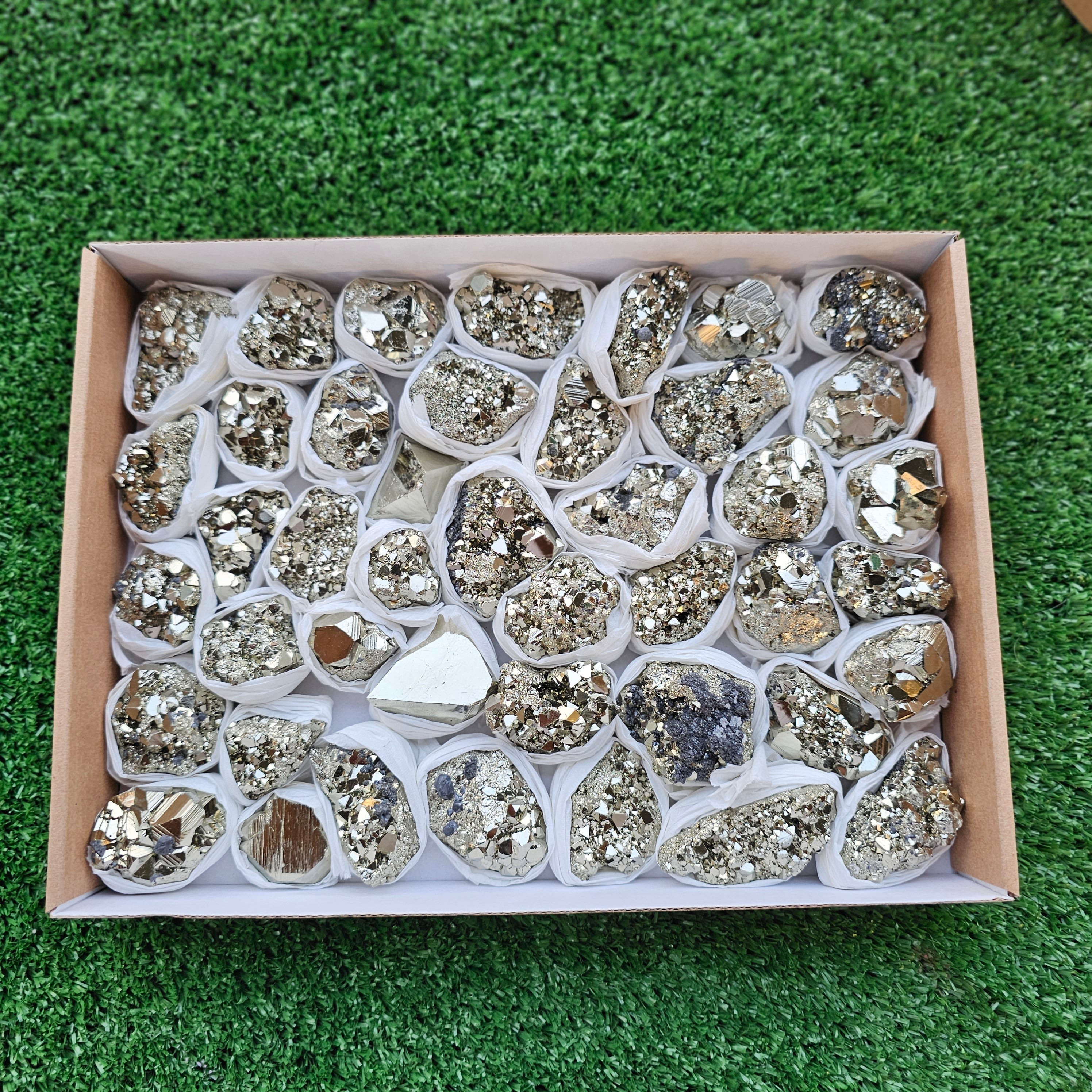 Box 43 pcs pyrite Octahedral