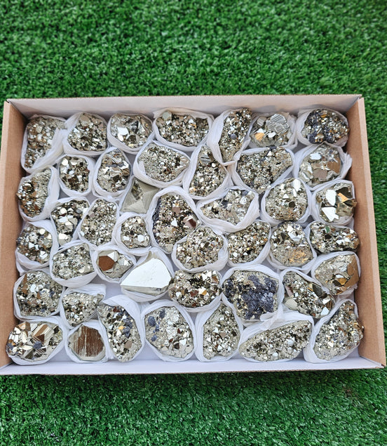Box 43 pcs pyrite Octahedral