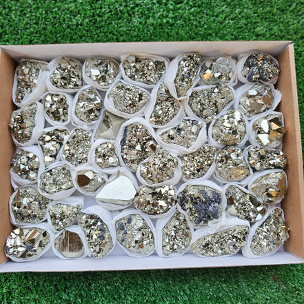Box 43 pcs pyrite Octahedral