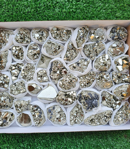 Box 43 pcs pyrite Octahedral