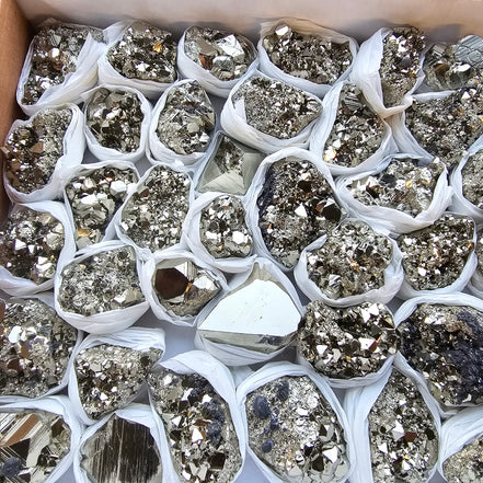 Box 43 pcs pyrite Octahedral