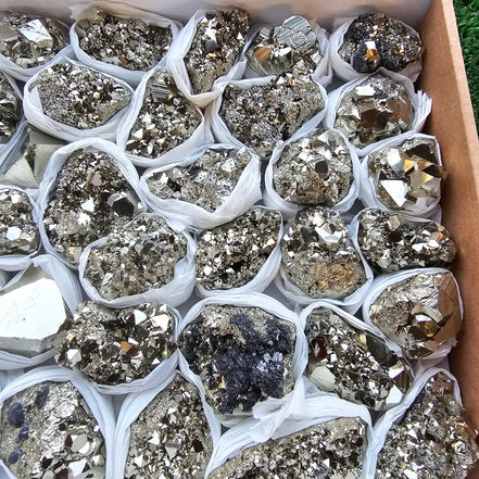Box 43 pcs pyrite Octahedral