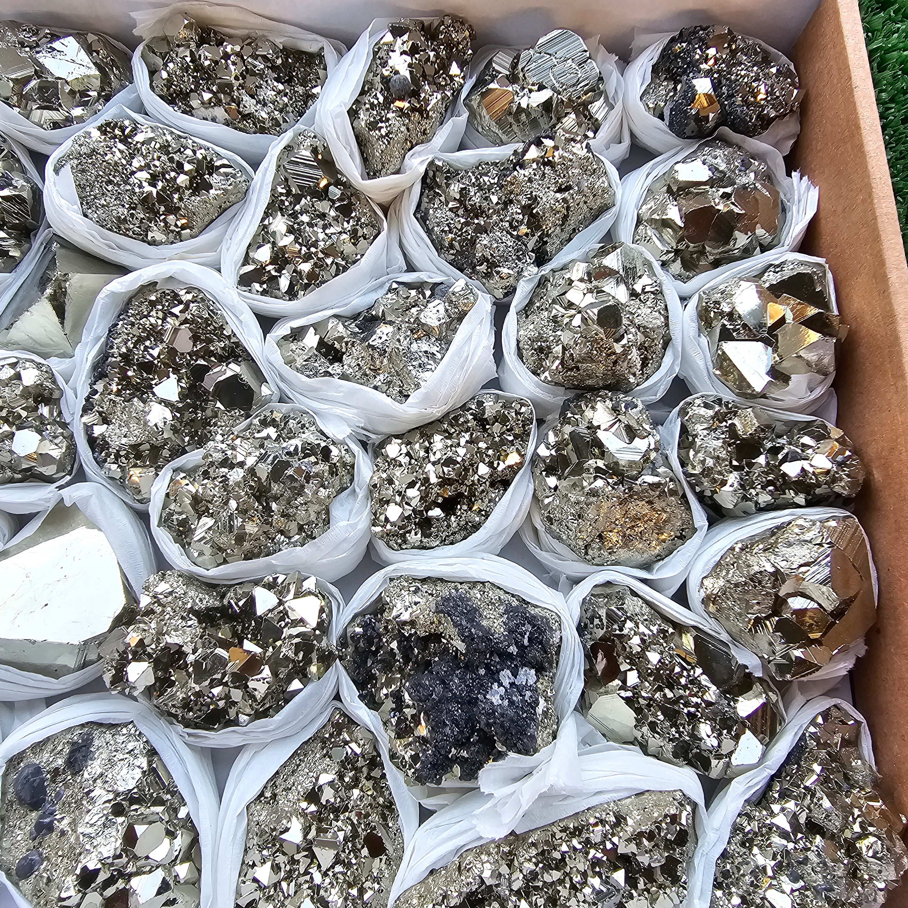 Box 43 pcs pyrite Octahedral