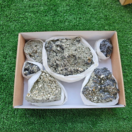 Box 6 pcs big pyrite Octahedral