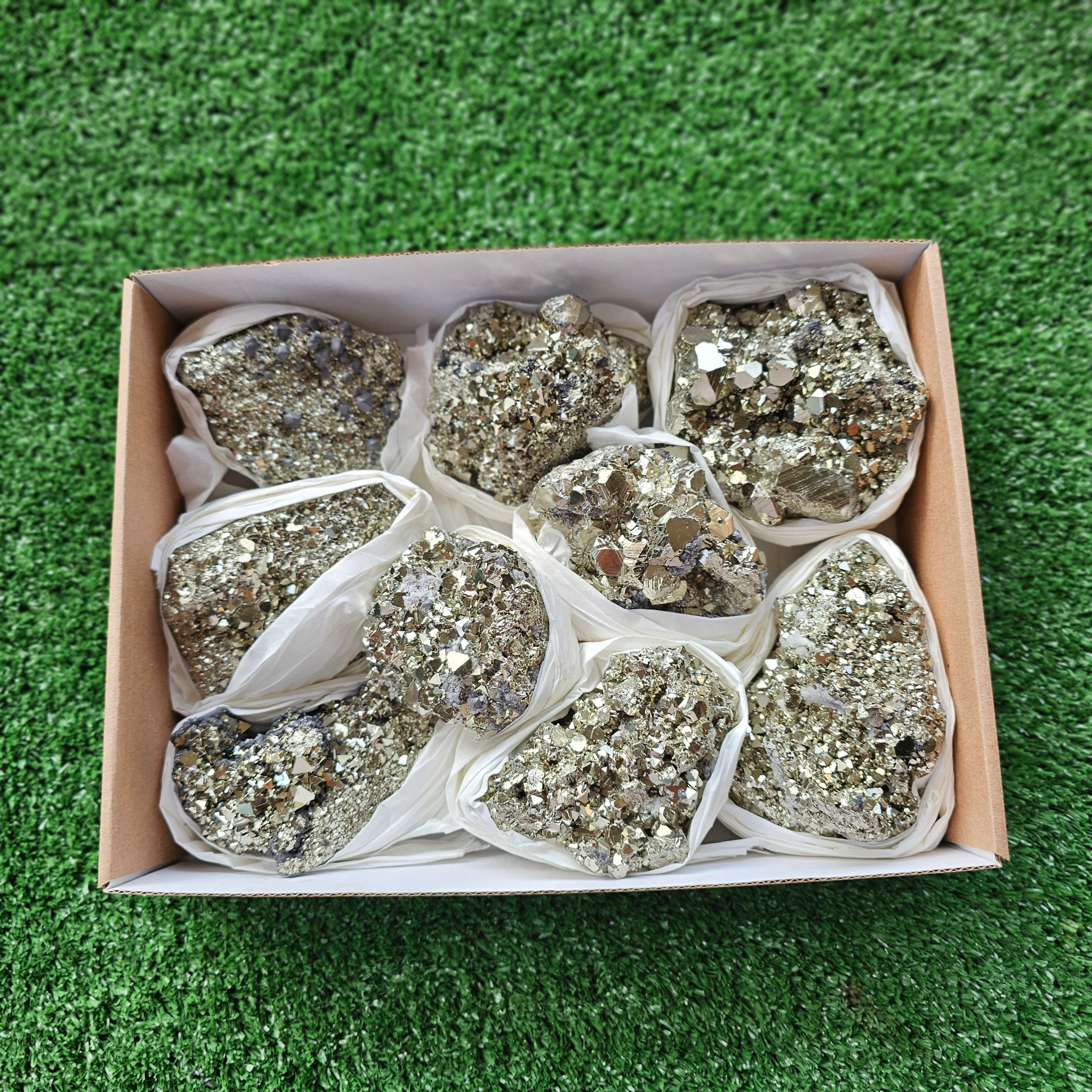 Box 9 pcs big pyrite Octahedral