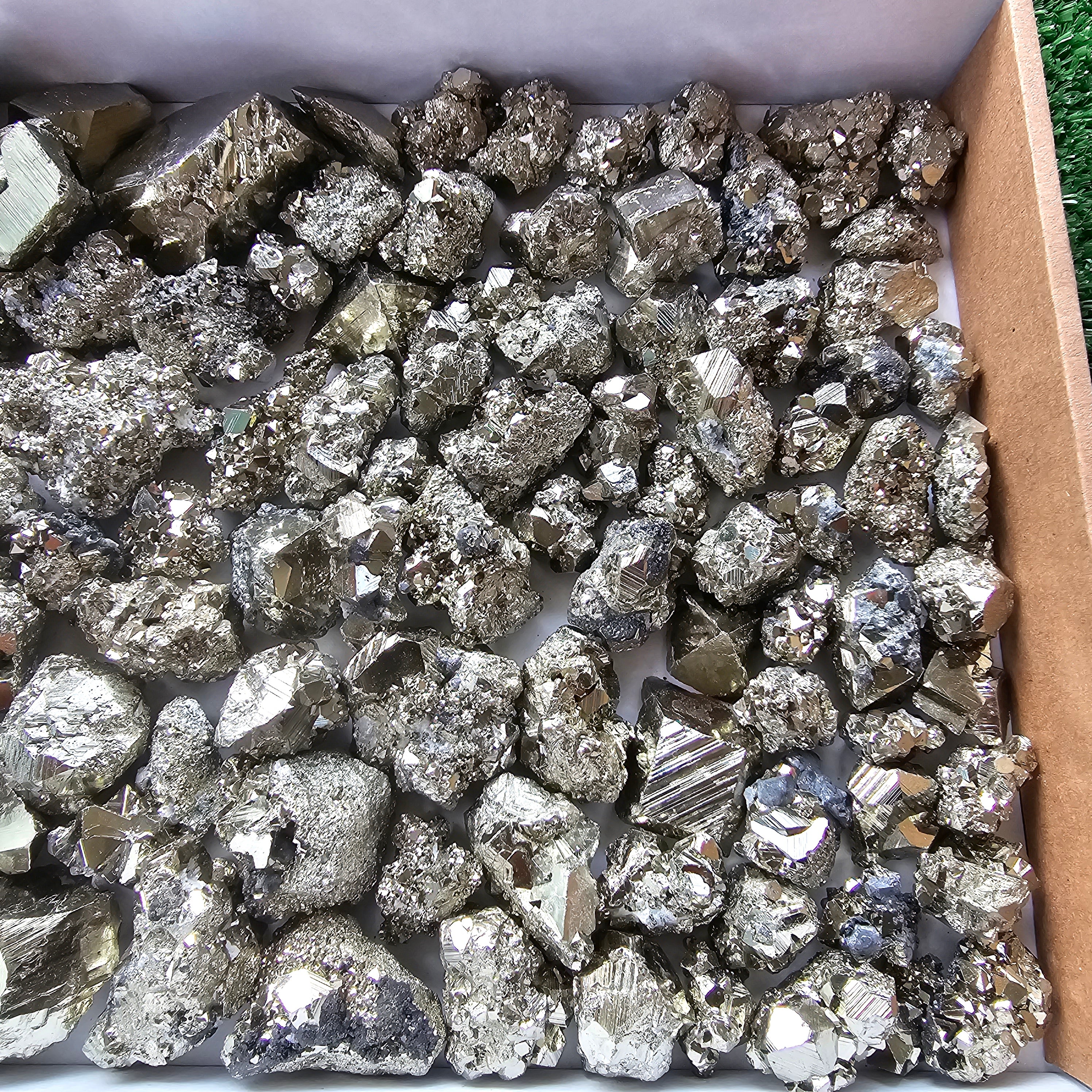 Box 96 pcs big pyrite Octahedral