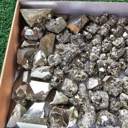Box 96 pcs big pyrite Octahedral