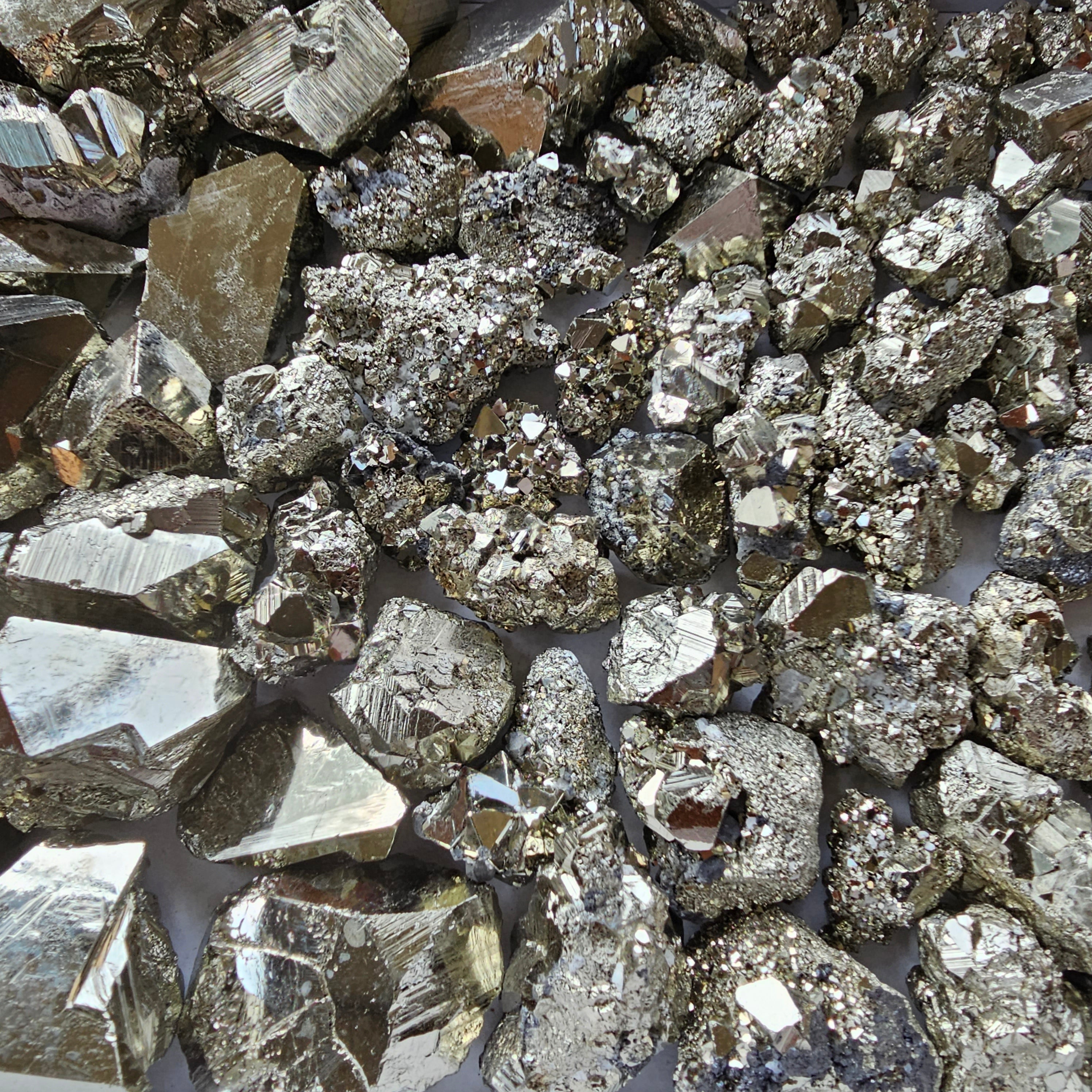 Box 96 pcs big pyrite Octahedral