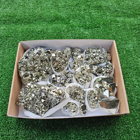 Box 14 pcs big pyrite Octahedral