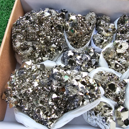 Box 14 pcs big pyrite Octahedral