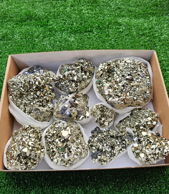 Box 10 pcs big pyrite Octahedral