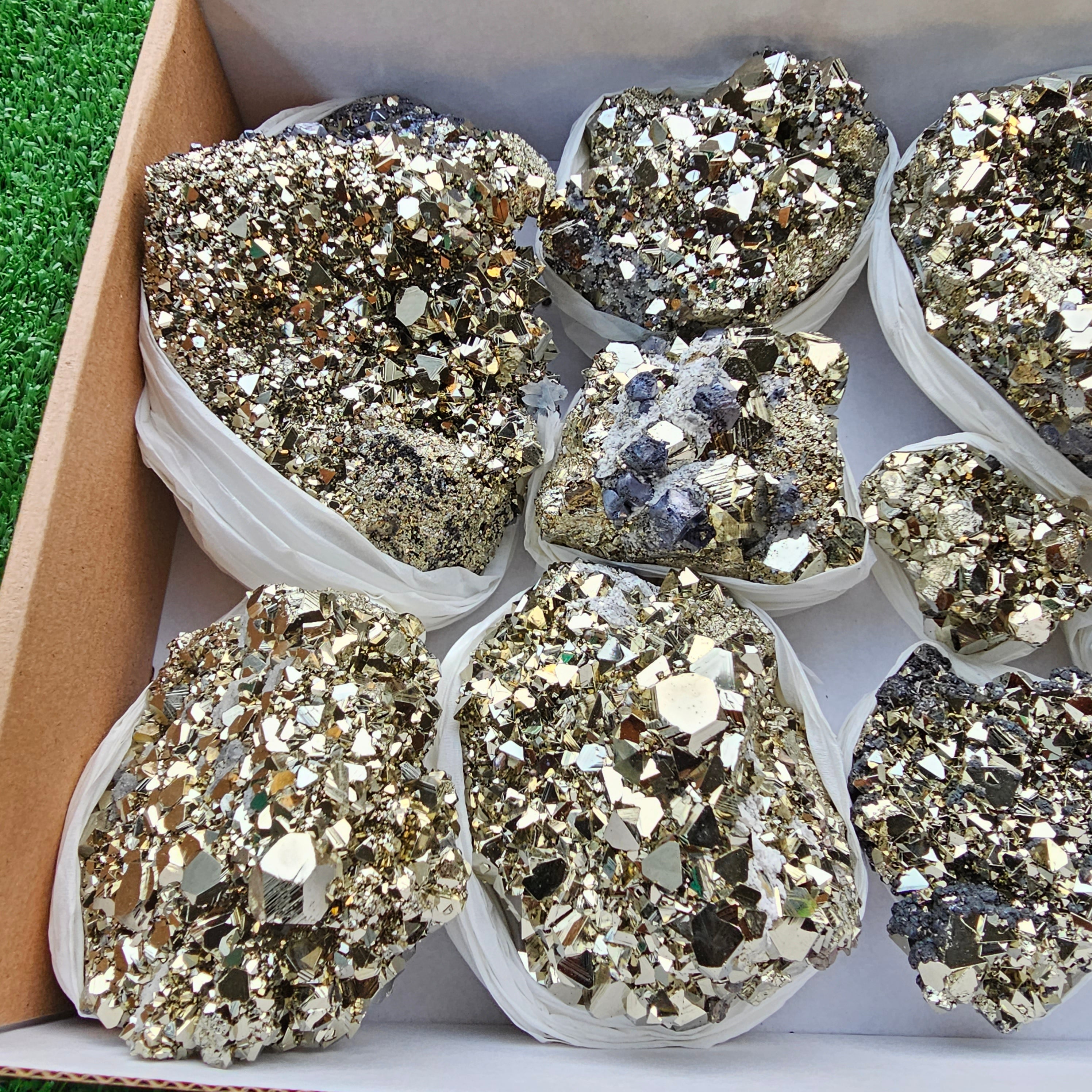 Box 10 pcs big pyrite Octahedral