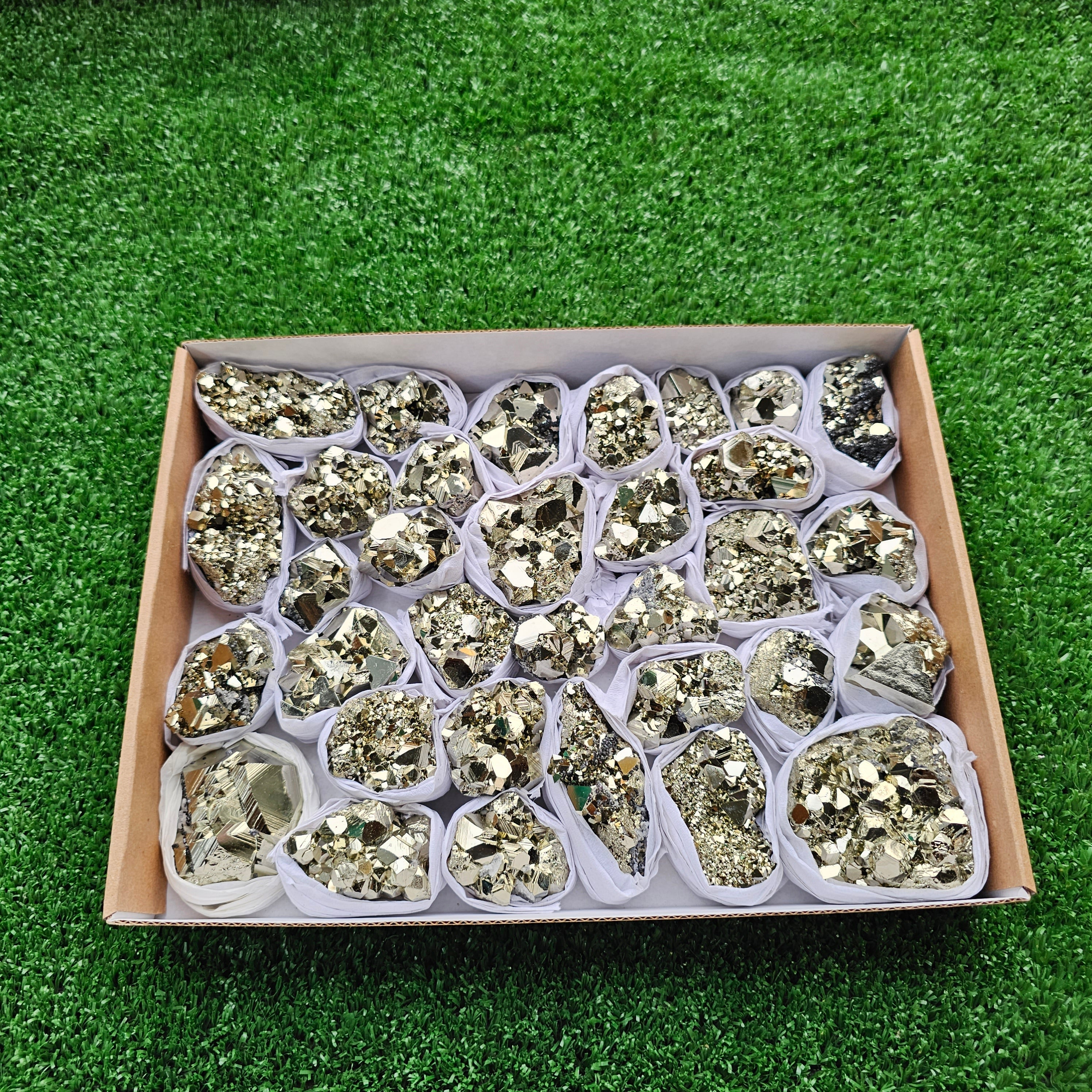 Box 32 pcs big pyrite Octahedral