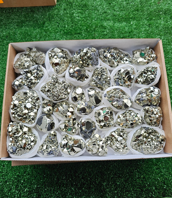 Box 31 pcs big pyrite Octahedral