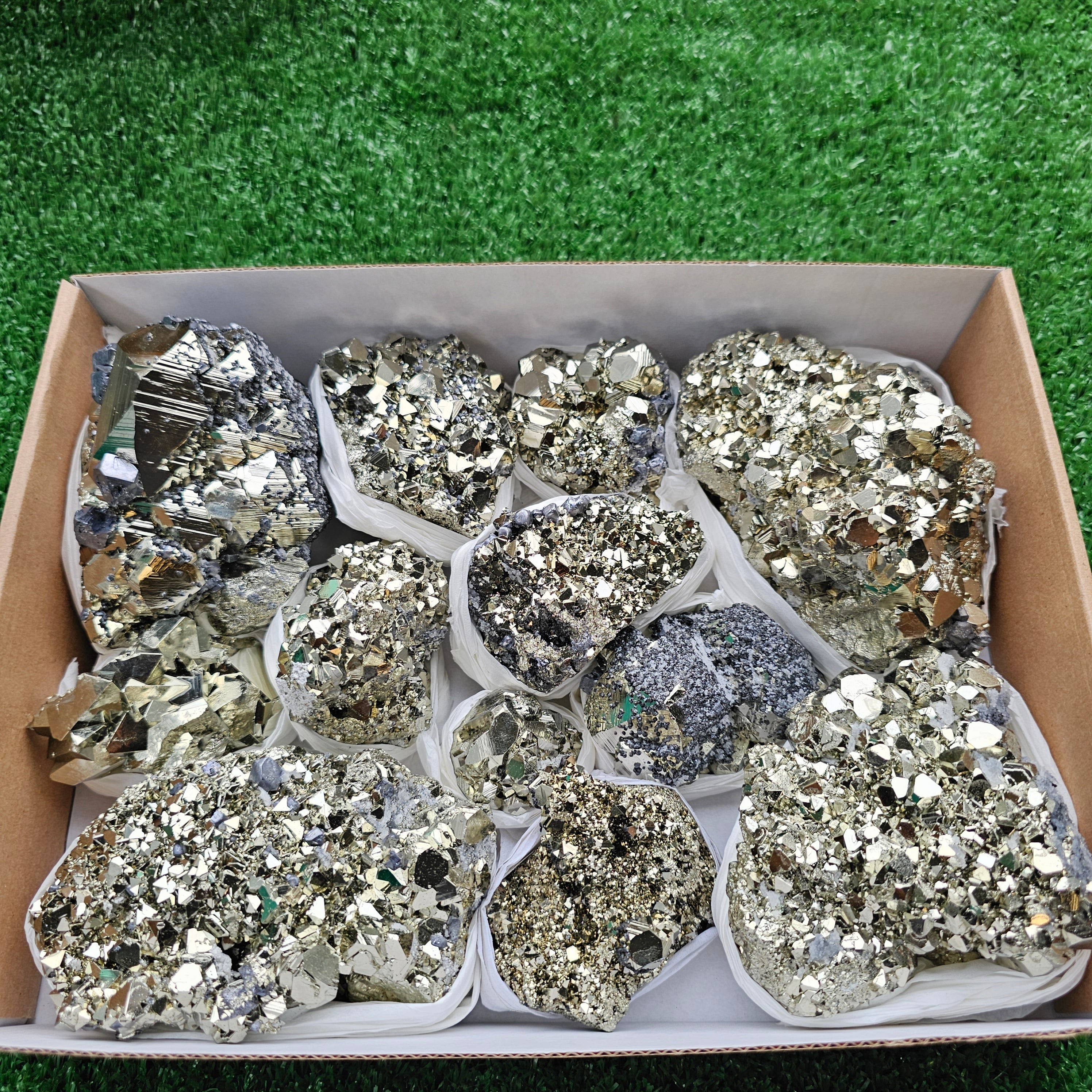 Box 12 pcs big pyrite Octahedral