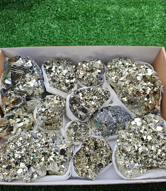 Box 12 pcs big pyrite Octahedral