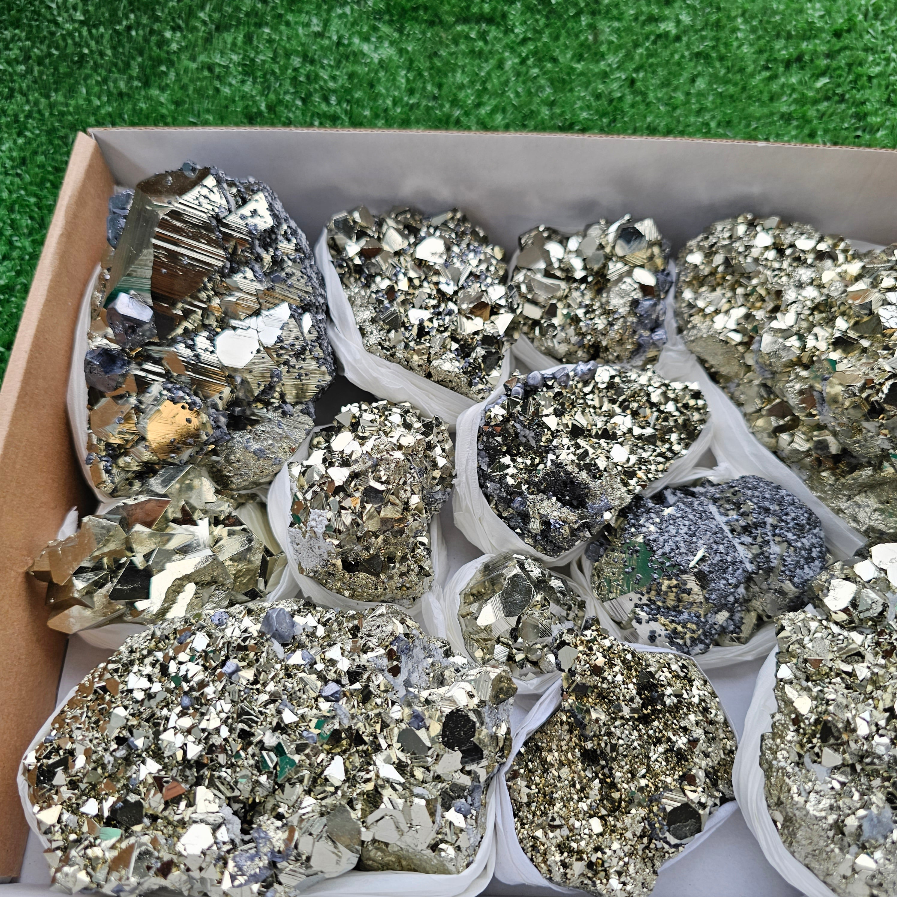 Box 12 pcs big pyrite Octahedral