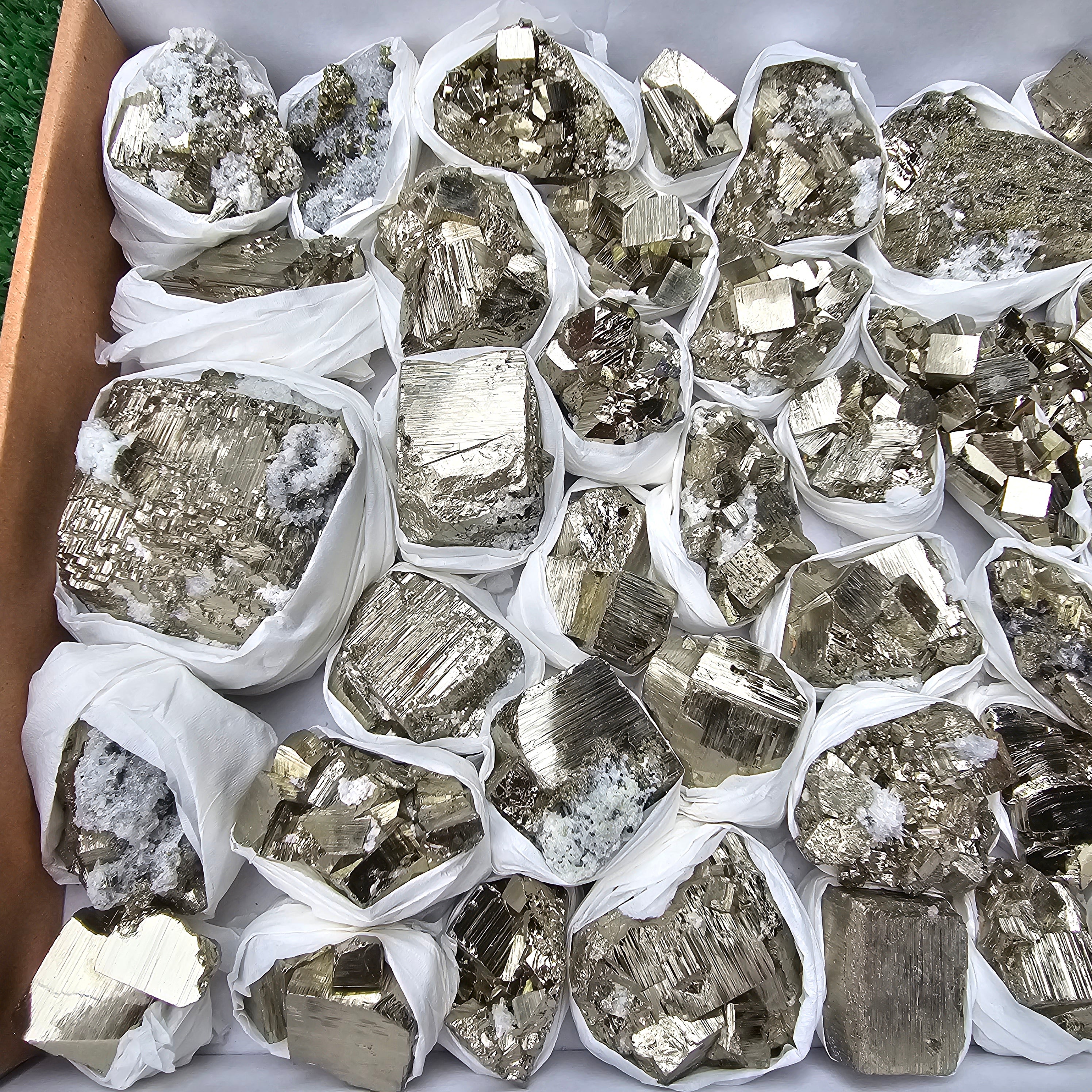 52 pc pyrite Cubic box