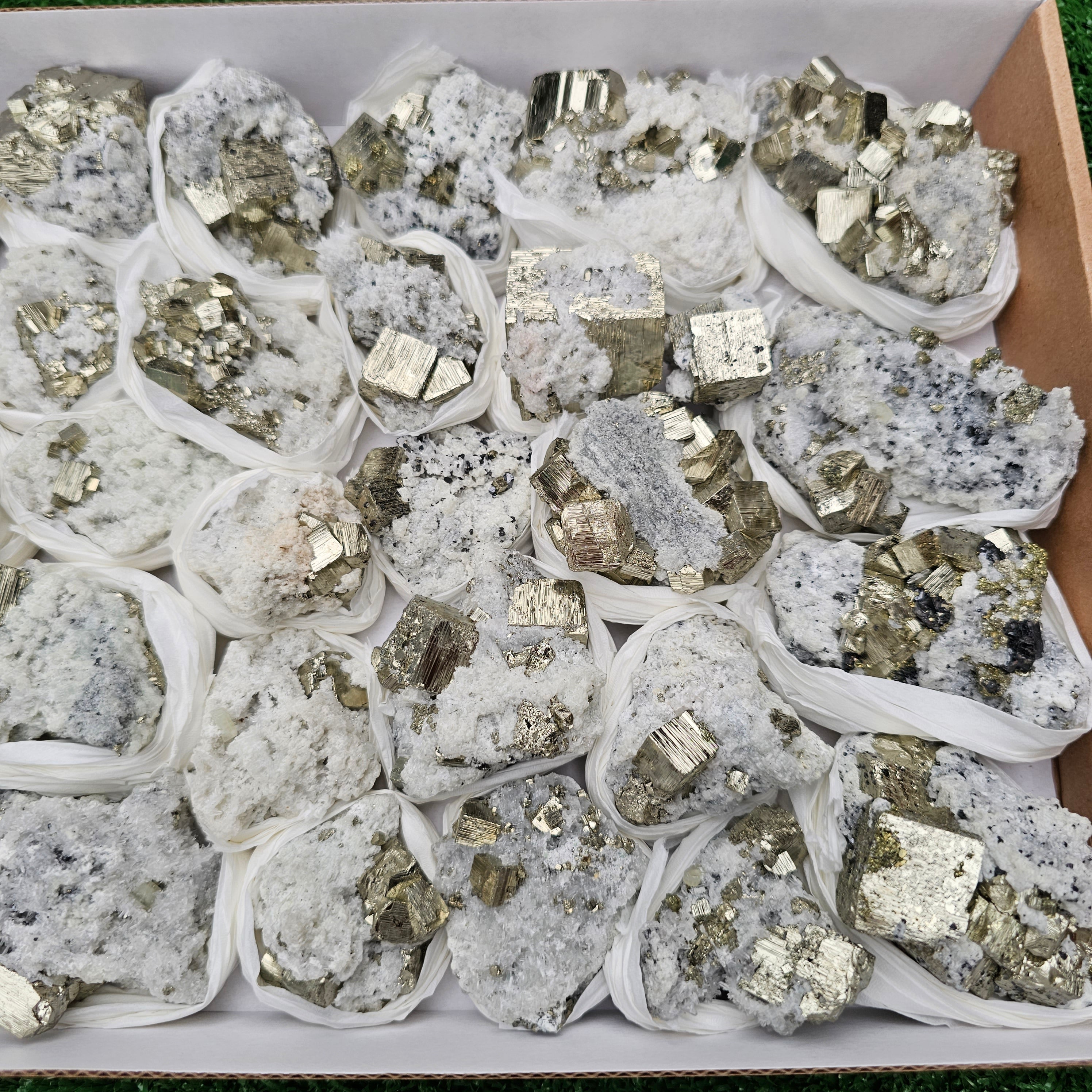 30 pc pyrite Cubic