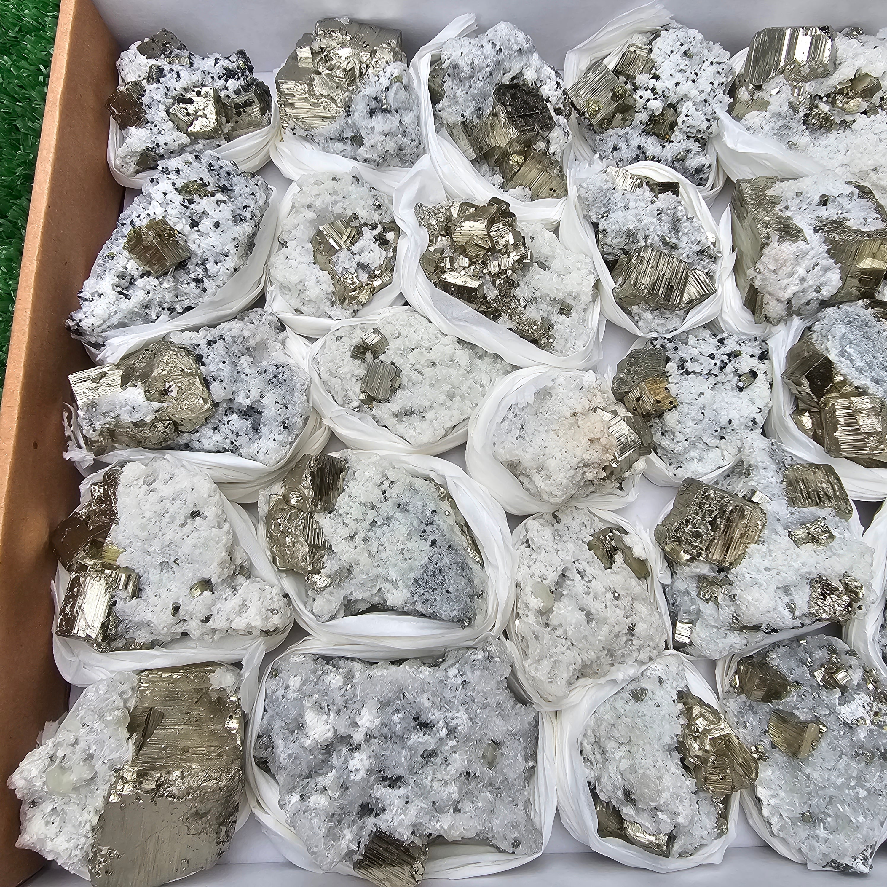 30 pc pyrite Cubic