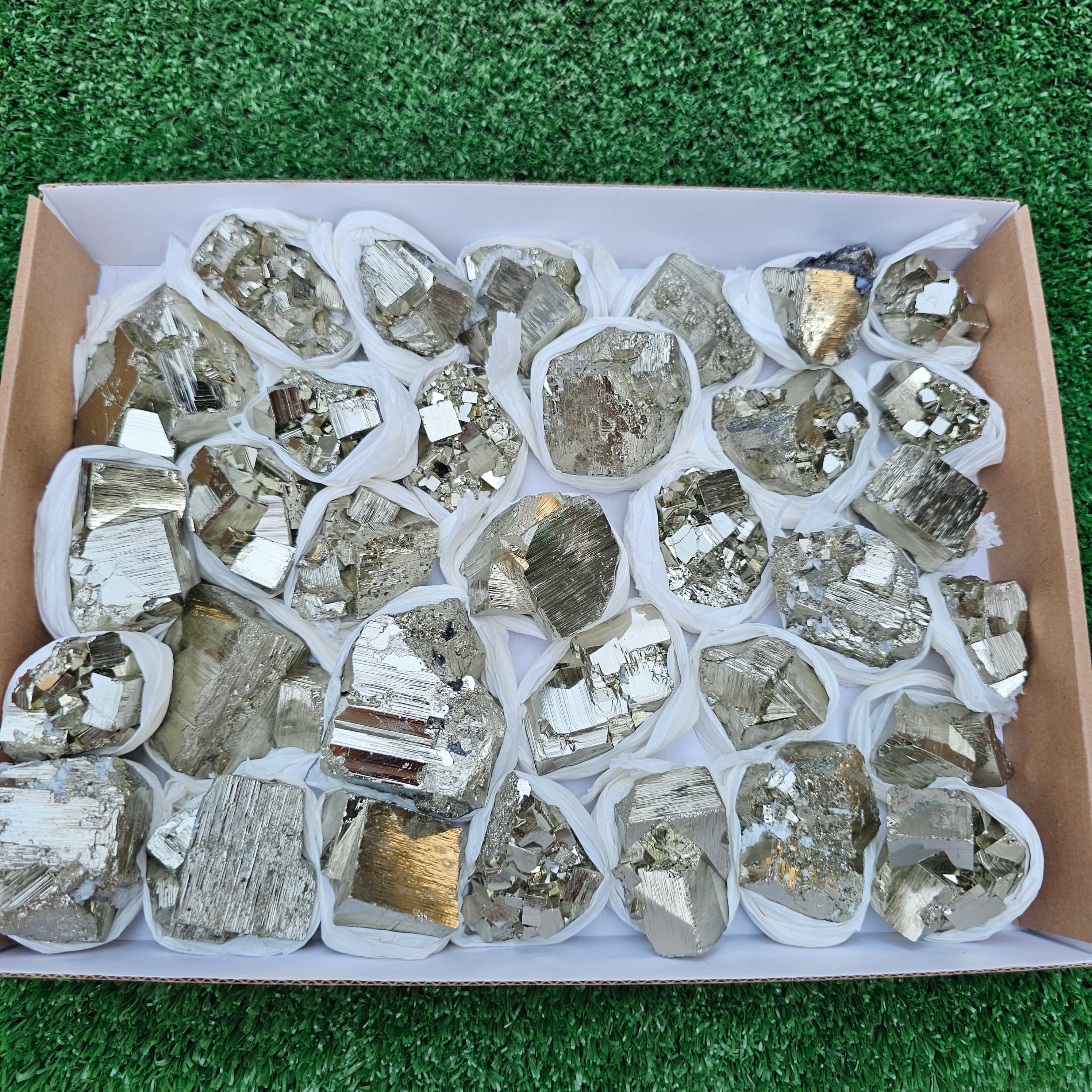 32 pc Box Pyrite Cubic