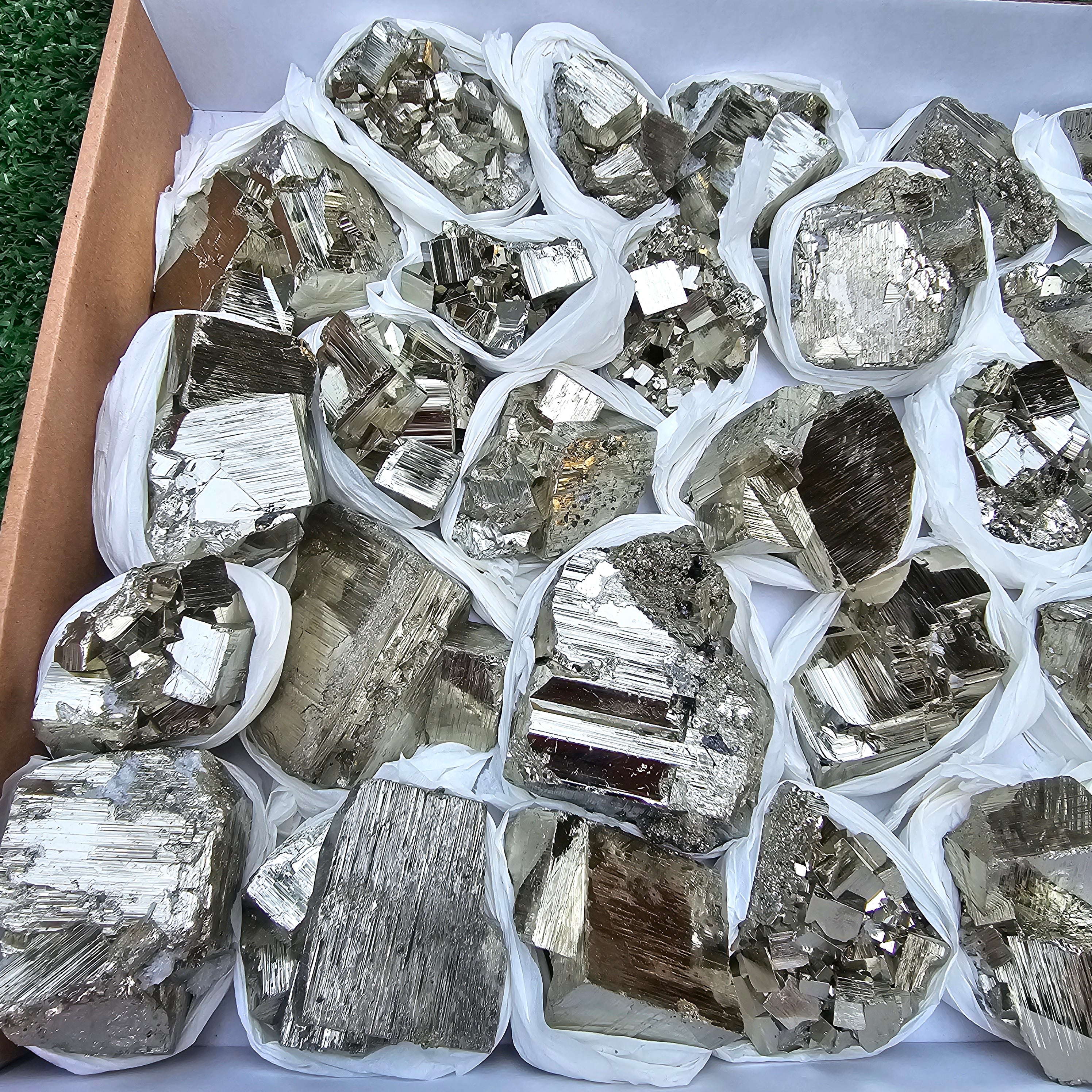 32 pc Box Pyrite Cubic