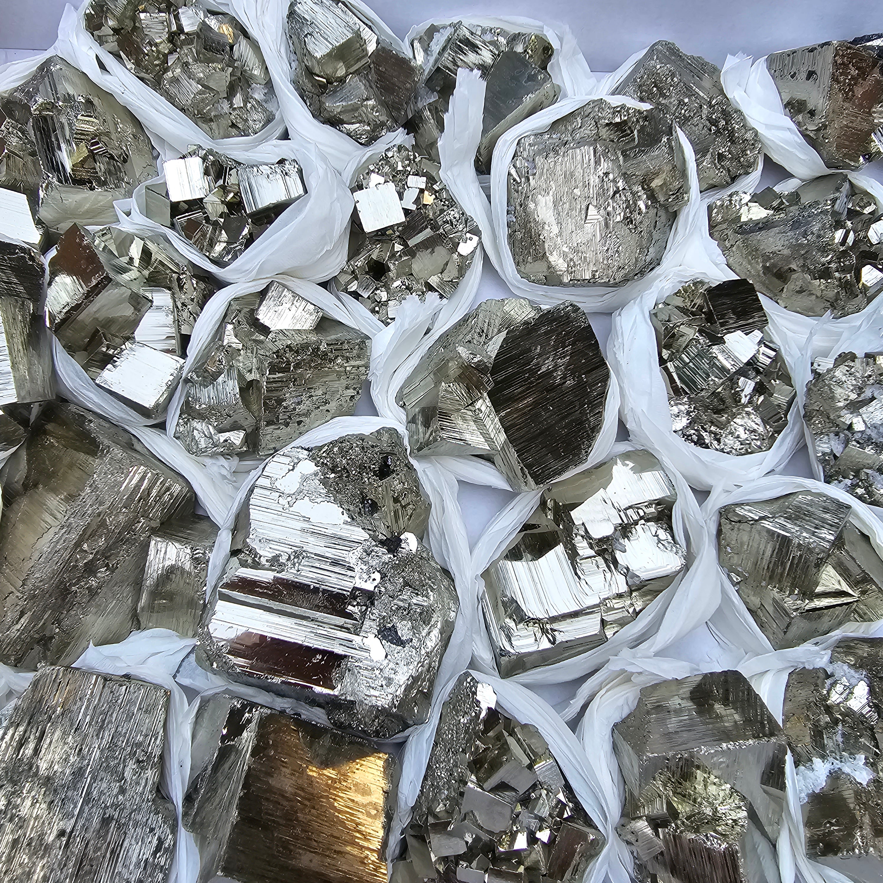 32 pc Box Pyrite Cubic