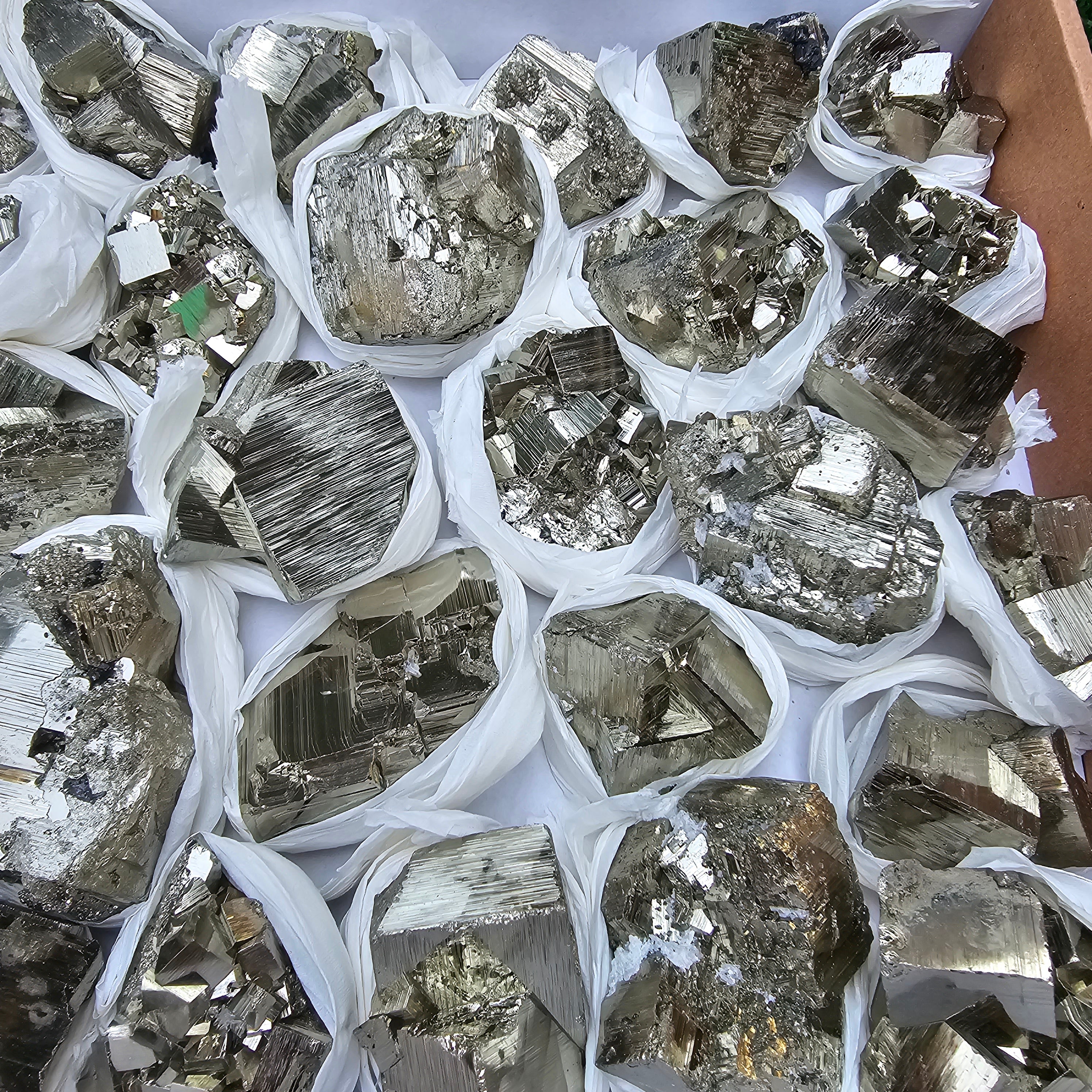 32 pc Box Pyrite Cubic