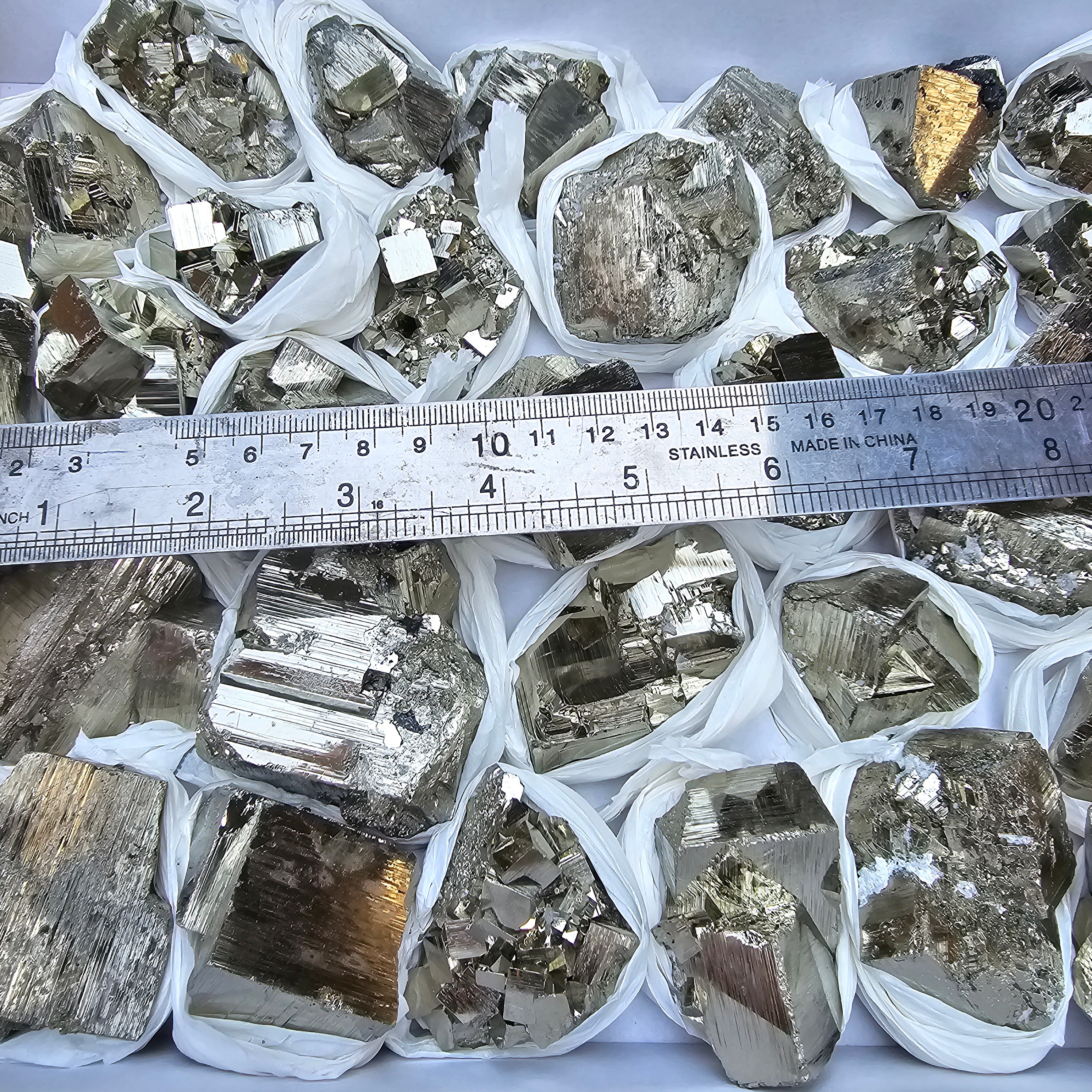 32 pc Box Pyrite Cubic