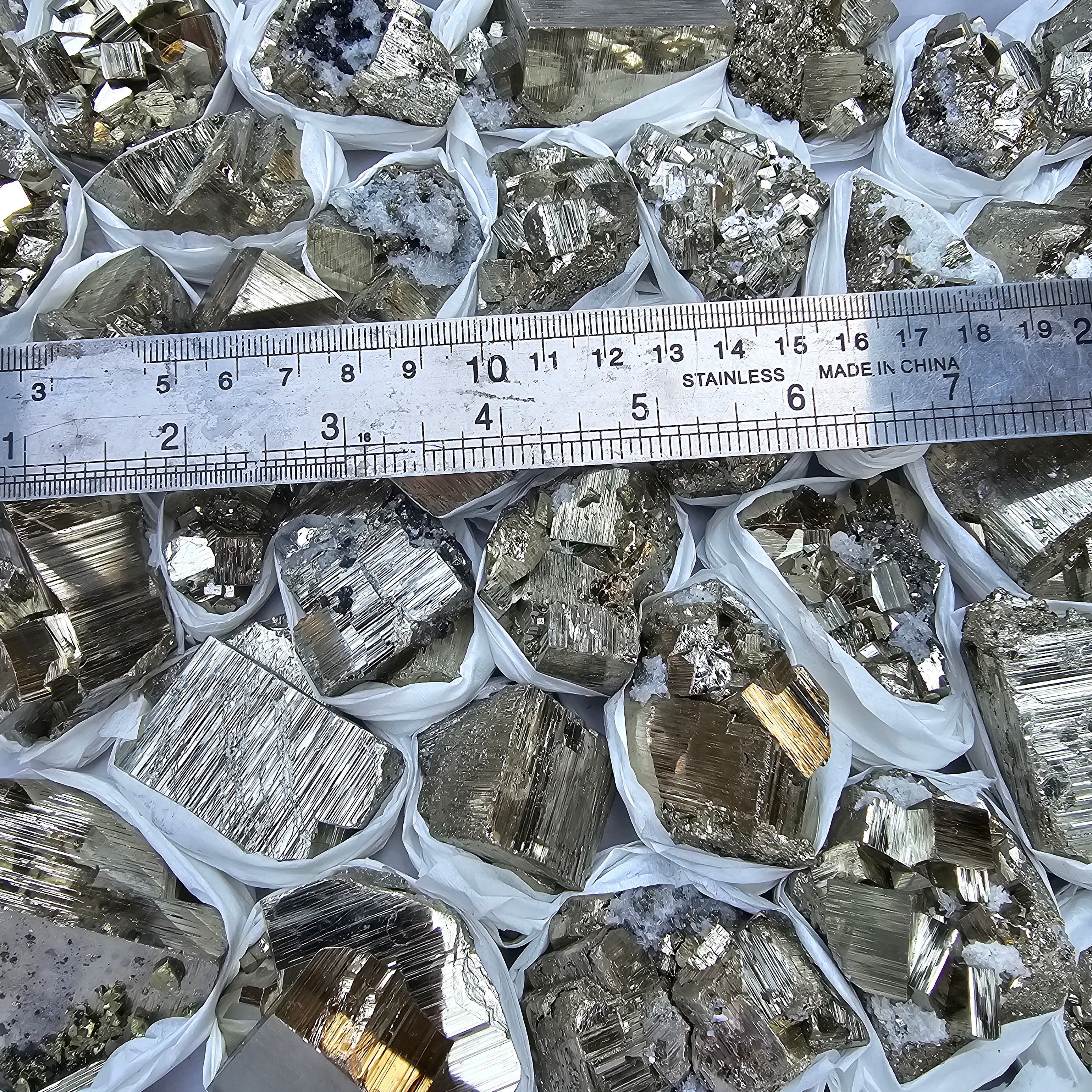 40 pc Box Pyrite Cubic