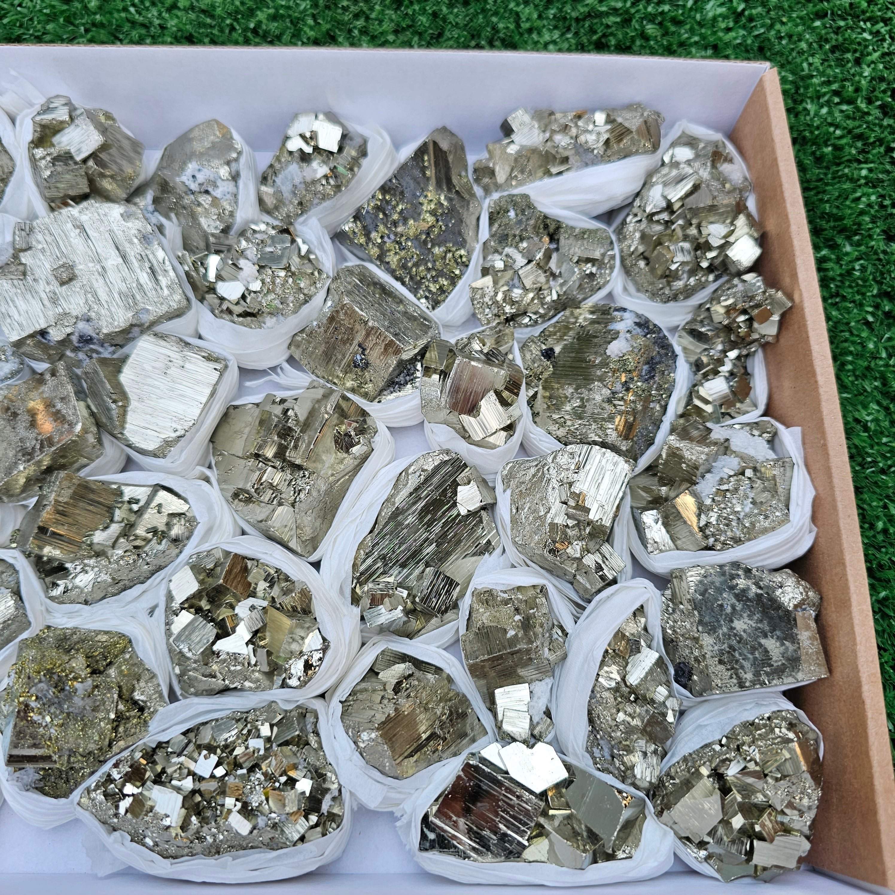 41 pc Box Pyrite Cubic