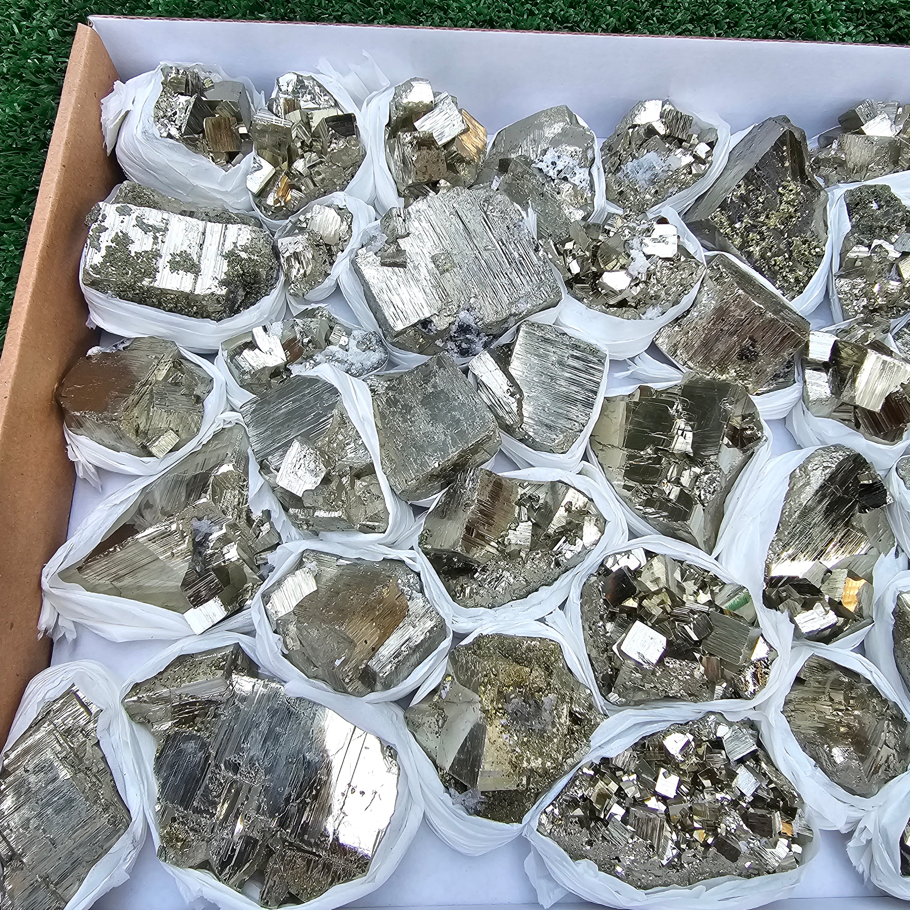 41 pc Box Pyrite Cubic