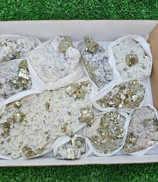 10 pc Pyrite Cubic with calcite flourecent