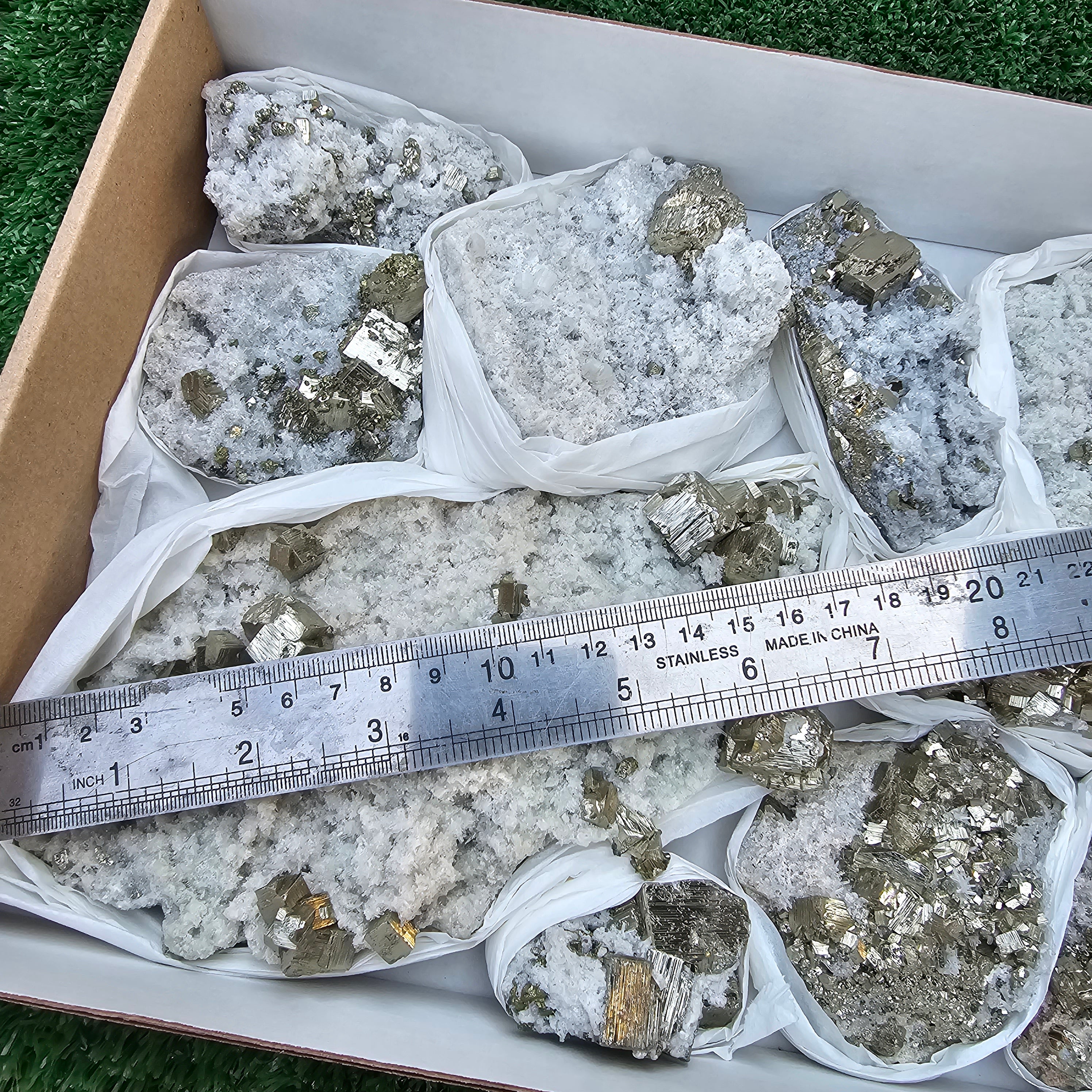 10 pc Pyrite Cubic with calcite flourecent