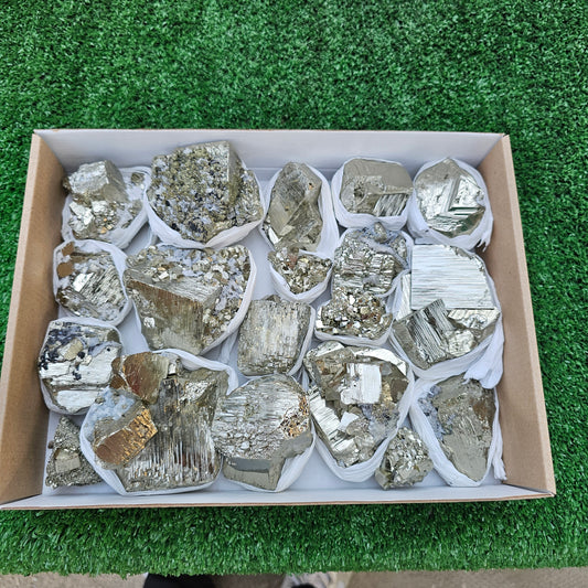 19 pc Pyrite Cubic